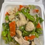 Best Mixed Vegetables with Chicken in Garlic Sauce in Everett, WA
